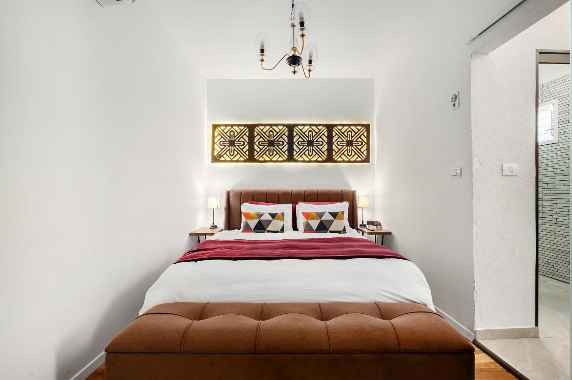Khách sạn hẻo lánh One Tlv